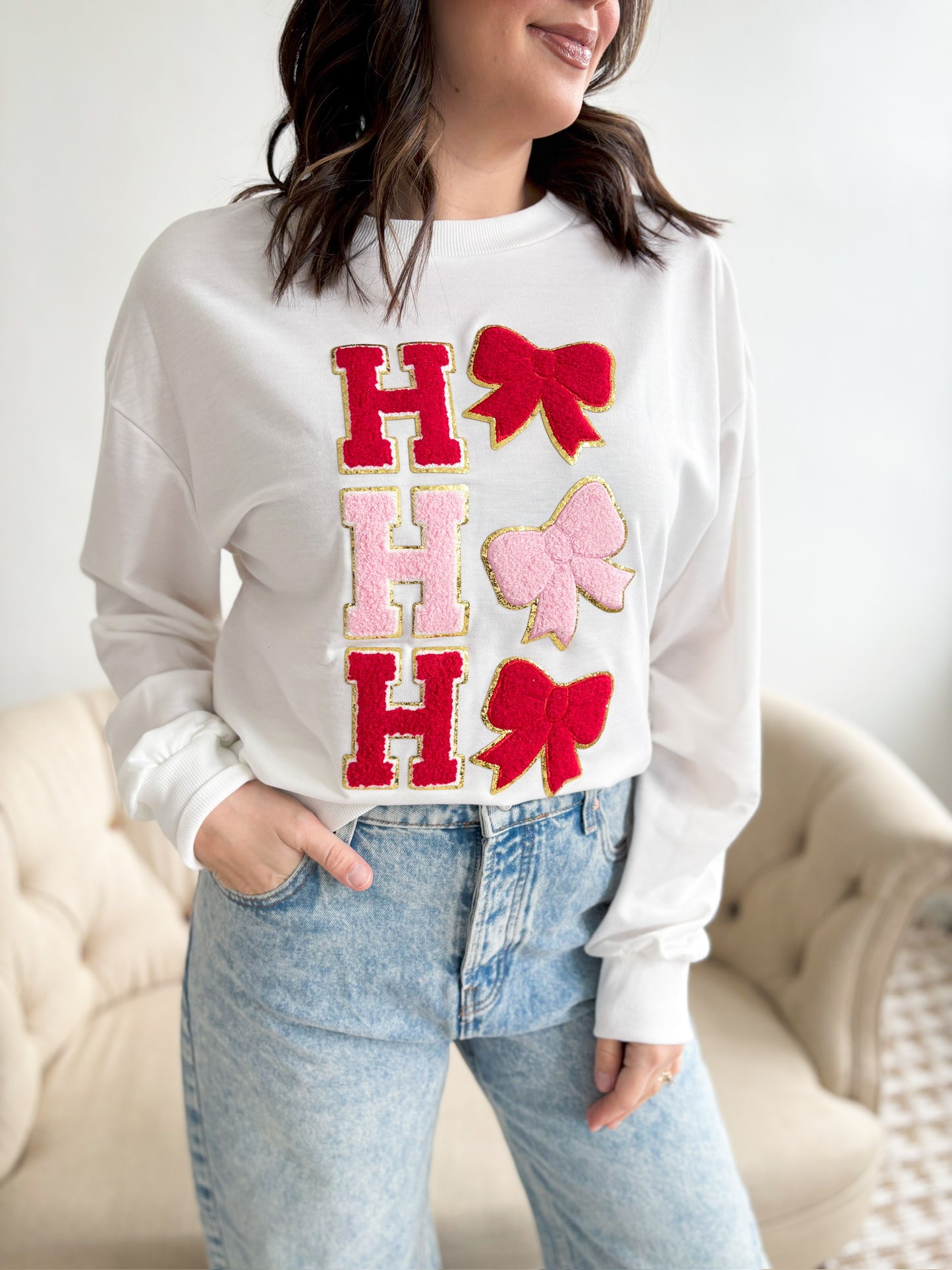 Chenille HOHOHO Bow Sweatshirt - White